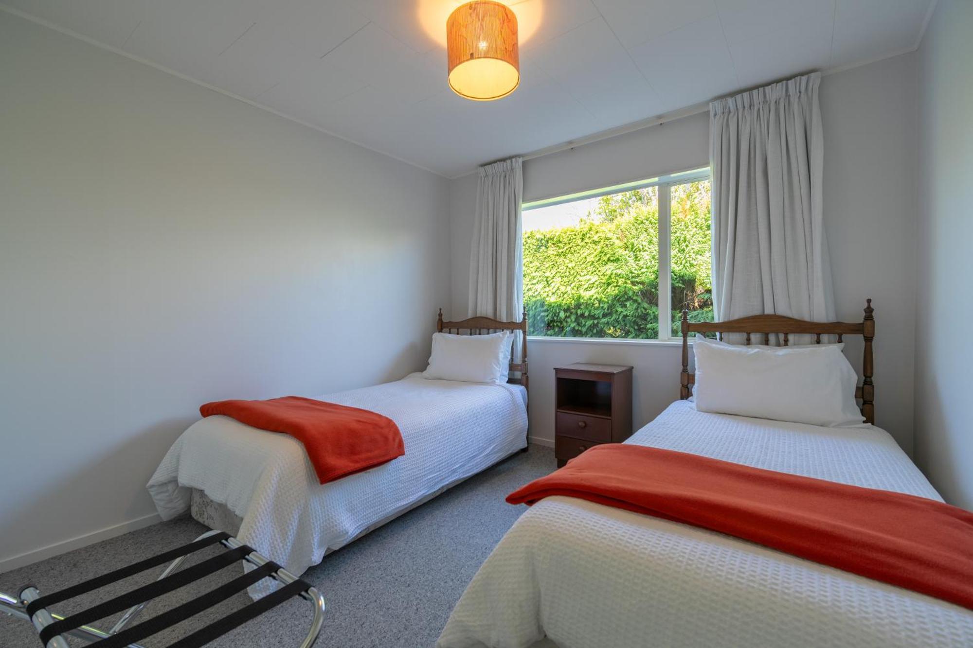 Kepler Retreat - Te Anau Holiday Home Exterior photo